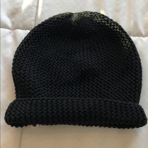 Black knit hat